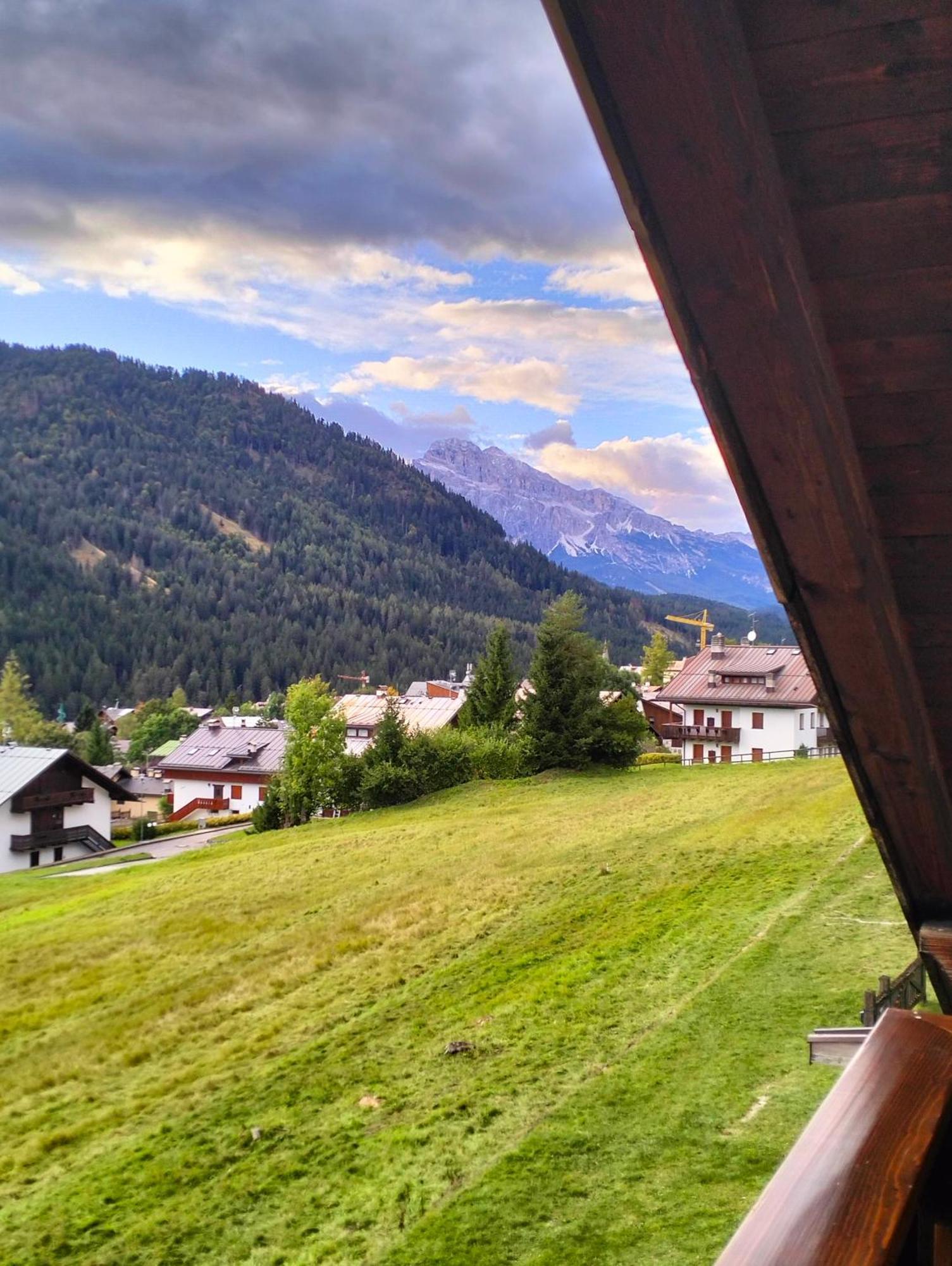 Apartament Deliziosa Mansarda Con Vista Dolomiti San Vito di Cadore Zewnętrze zdjęcie